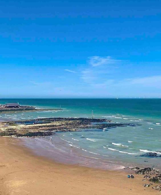 Apartment Central, Seaview Apartment, 3 Beds, 2 Baths, Kid & Dog Friendly At The Lookout