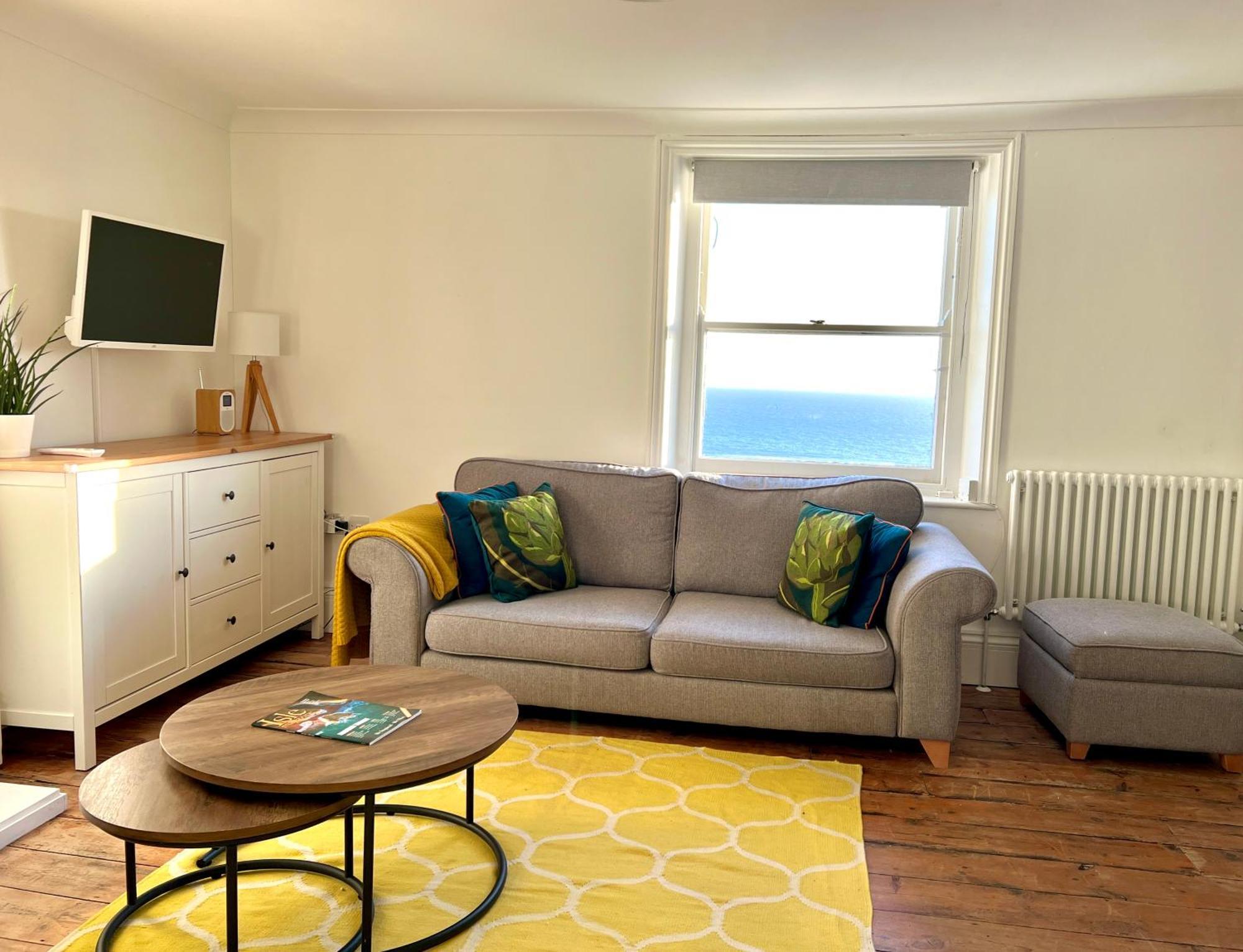 Apartment Central, Seaview Apartment, 3 Beds, 2 Baths, Kid & Dog Friendly At The Lookout Broadstairs