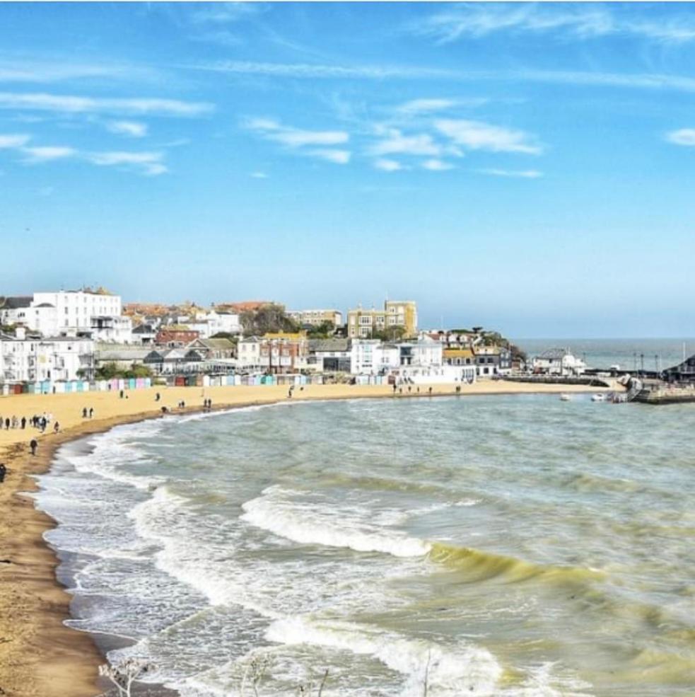 Apartment Central, Seaview Apartment, 3 Beds, 2 Baths, Kid & Dog Friendly At The Lookout *