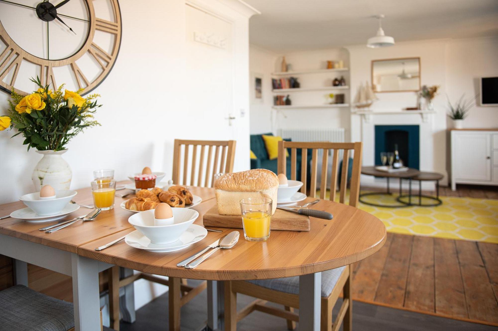 Apartment Central, Seaview Apartment, 3 Beds, 2 Baths, Kid & Dog Friendly At The Lookout *