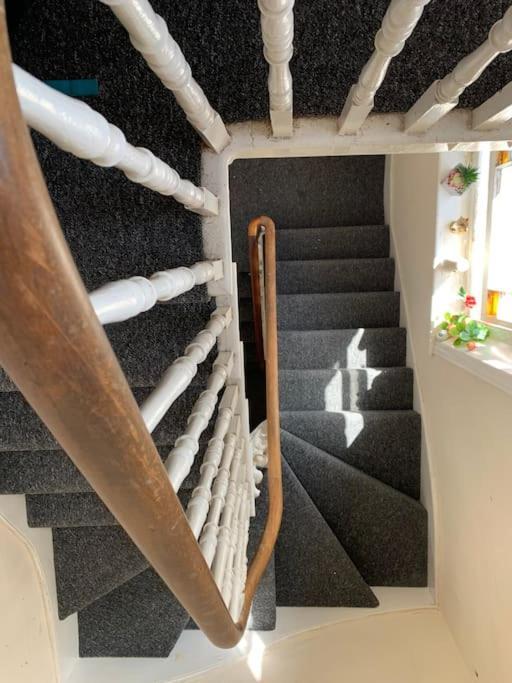 Central, Seaview Apartment, 3 Beds, 2 Baths, Kid & Dog Friendly At The Lookout Apartment *