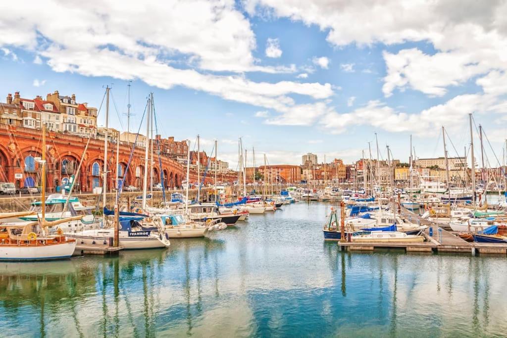 Central, Seaview Apartment, 3 Beds, 2 Baths, Kid & Dog Friendly At The Lookout *