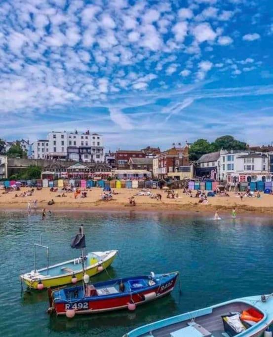 Central, Seaview Apartment, 3 Beds, 2 Baths, Kid & Dog Friendly At The Lookout Broadstairs