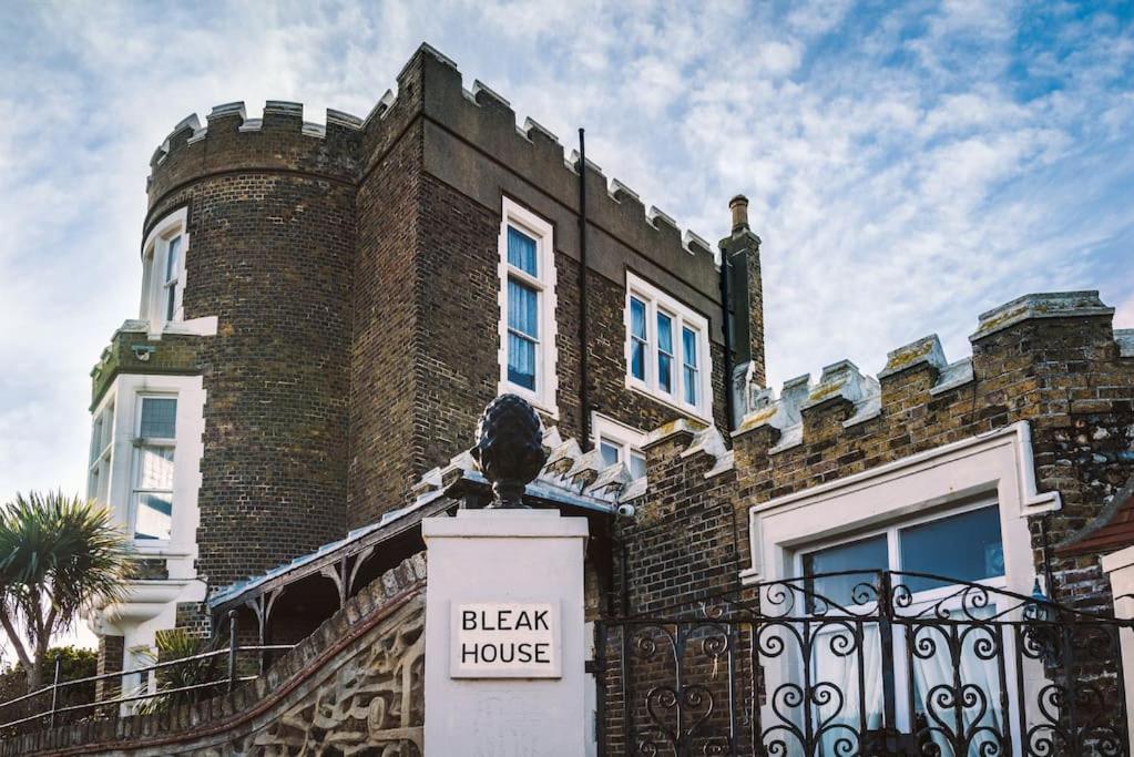 Central, Seaview Apartment, 3 Beds, 2 Baths, Kid & Dog Friendly At The Lookout * Broadstairs
